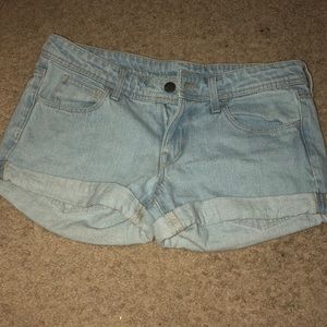 Light denim jean shorts!